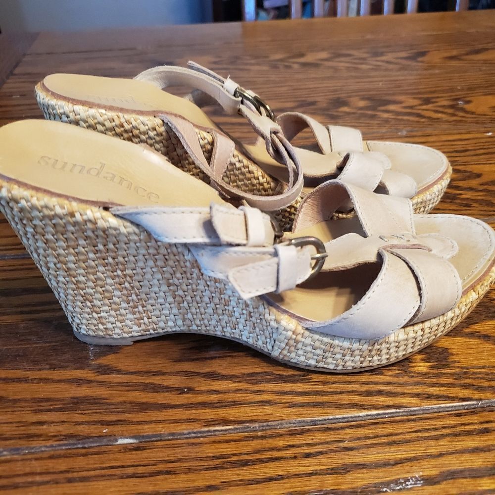 Sundance cream wedge sandals sz 39